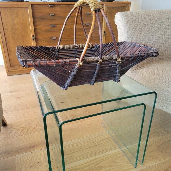 LARGE VINTAGE DECORATIVE BASKET WITH ROPE ACCENTS - Picture 2 of 5